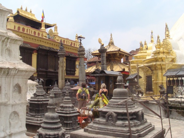 金碧輝煌的佛寺